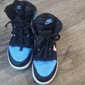 Nike Kids Sneakers in Black and Blue